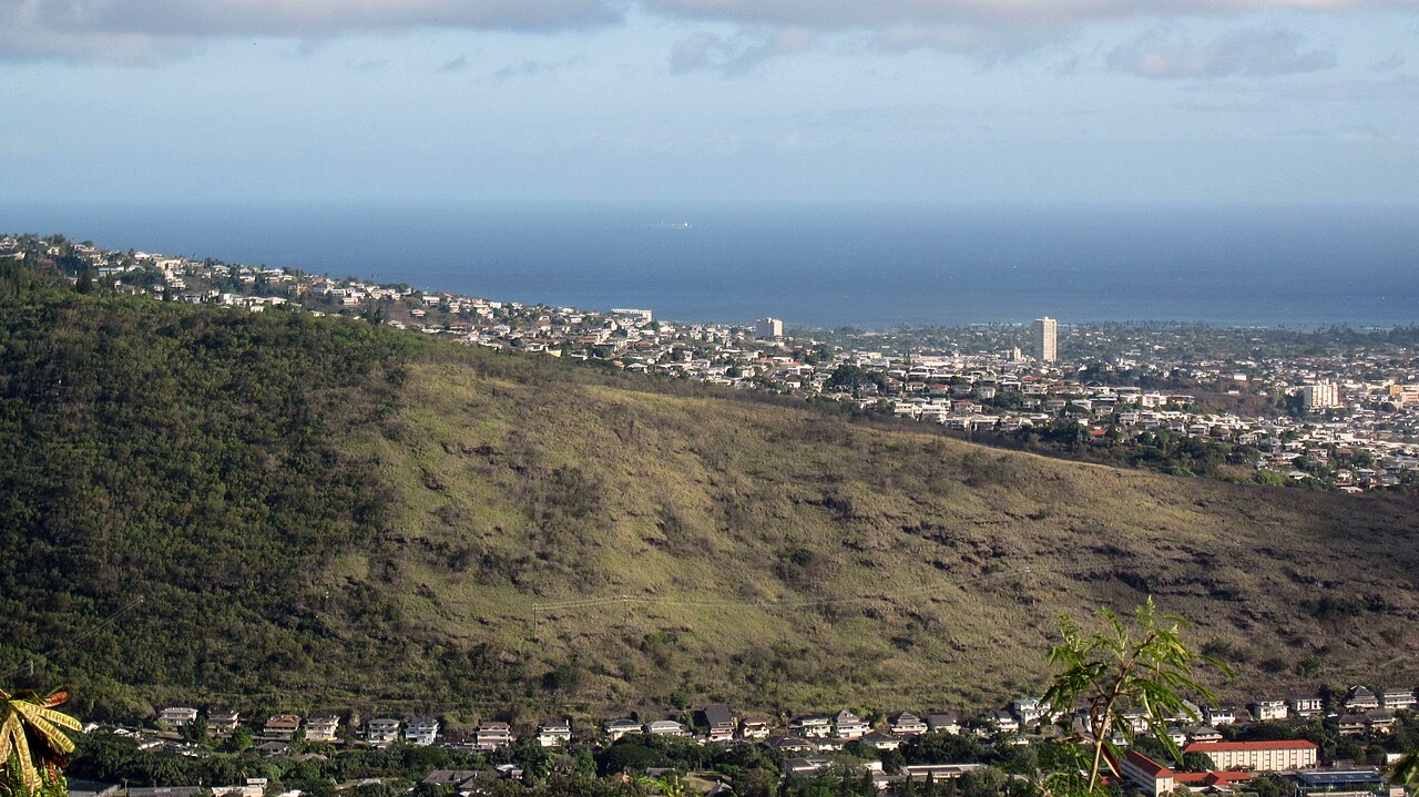 Tantalus 山顶观景台